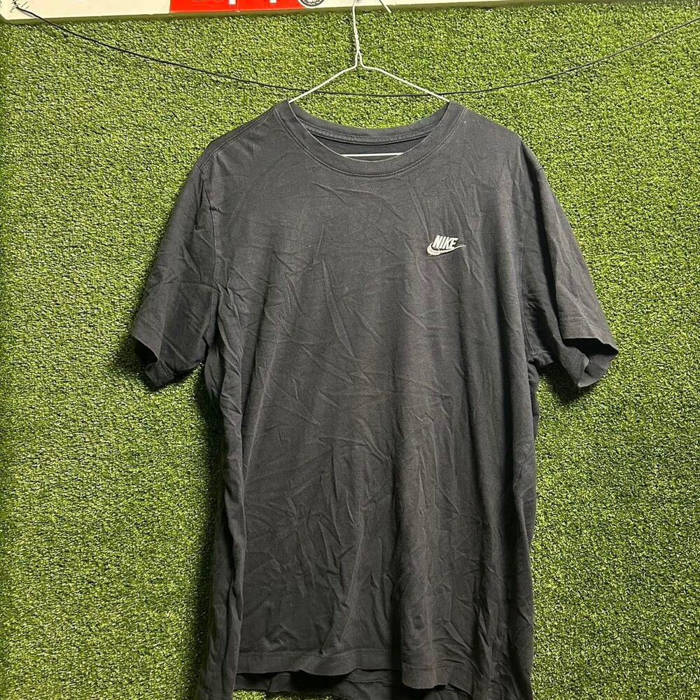 Nike Men's Black and Grey T-shirt